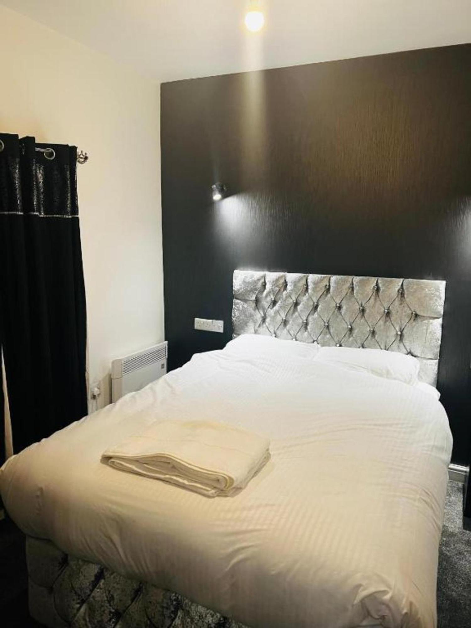 Oyo The Pleasant House Hotel Manchester Ngoại thất bức ảnh