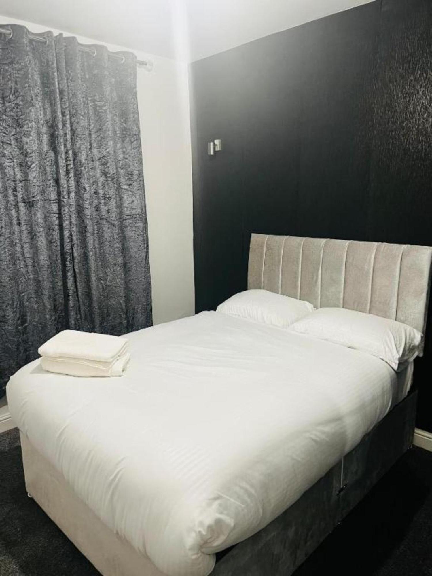 Oyo The Pleasant House Hotel Manchester Ngoại thất bức ảnh